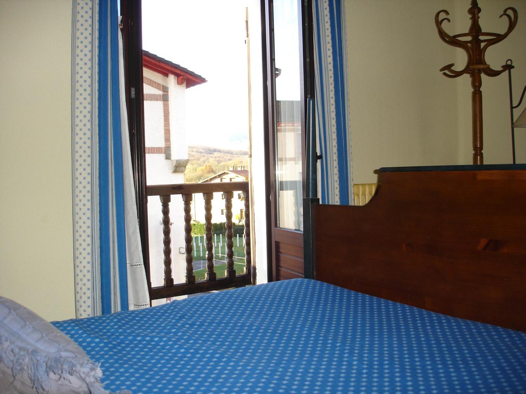 Hostal Ayestaran II Lekunberri Exterior photo