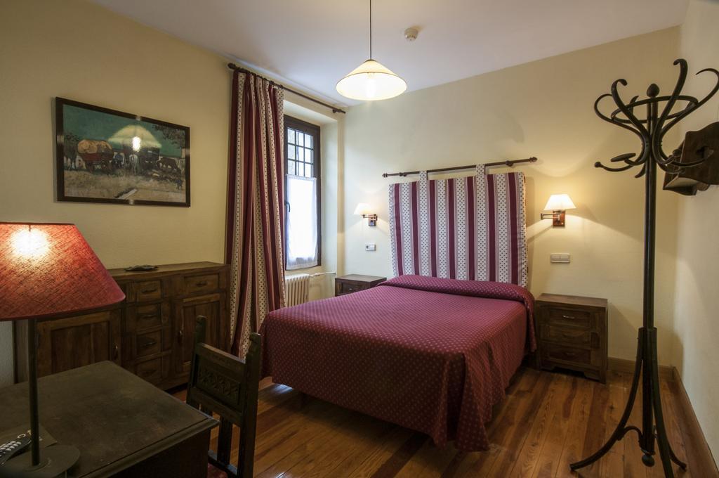 Hostal Ayestaran II Lekunberri Exterior photo